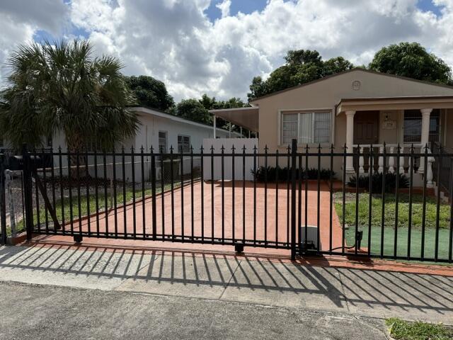 378 W 39th, Hialeah FL 33012