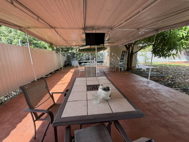 378 W 39th, Hialeah FL 33012
