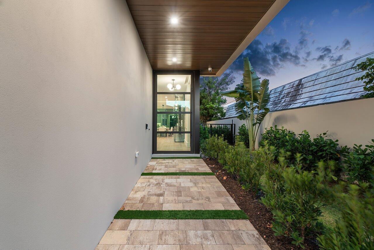 140 NE WAVECREST, Boca Raton FL 33432
