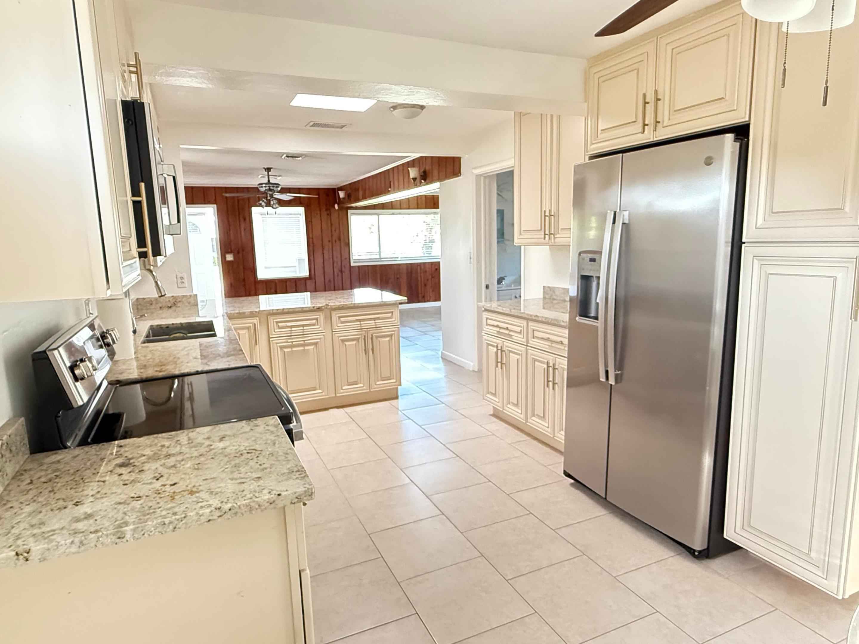 2877 Seminole, Palm Springs FL 33406
