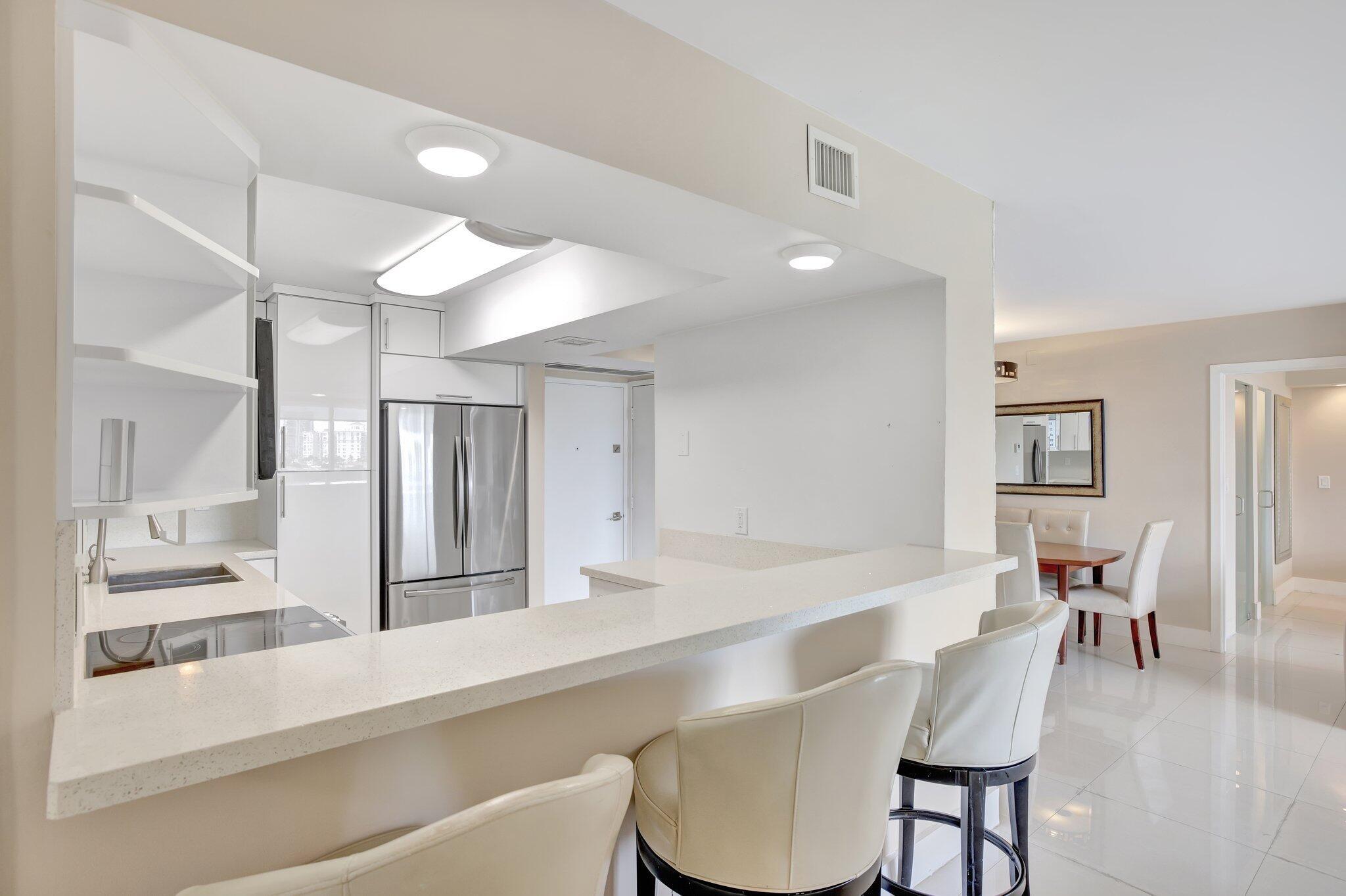 3701 N COUNTRY CLUB #907, Aventura FL 33180