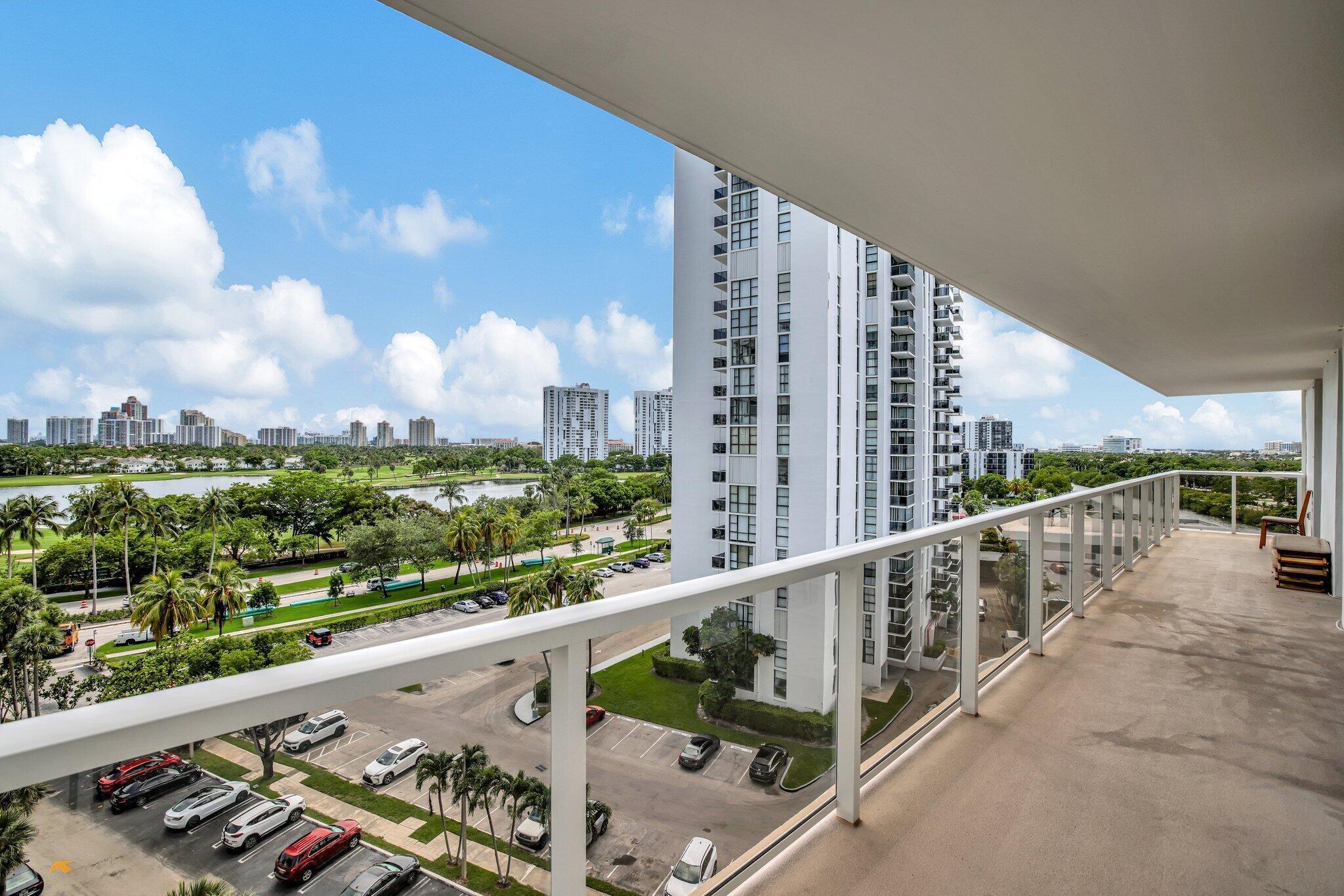 3701 N COUNTRY CLUB #907, Aventura FL 33180