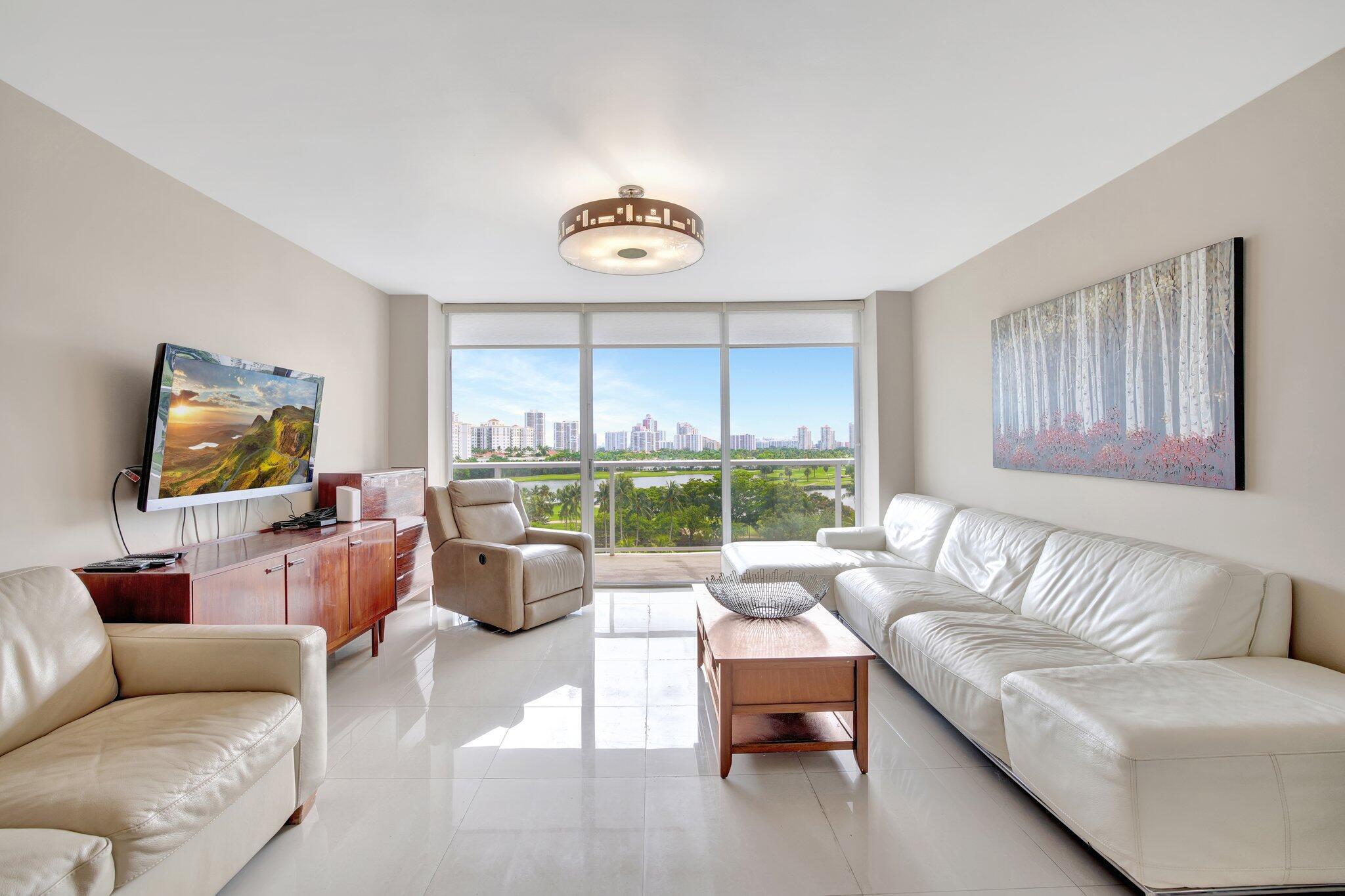 3701 N COUNTRY CLUB #907, Aventura FL 33180
