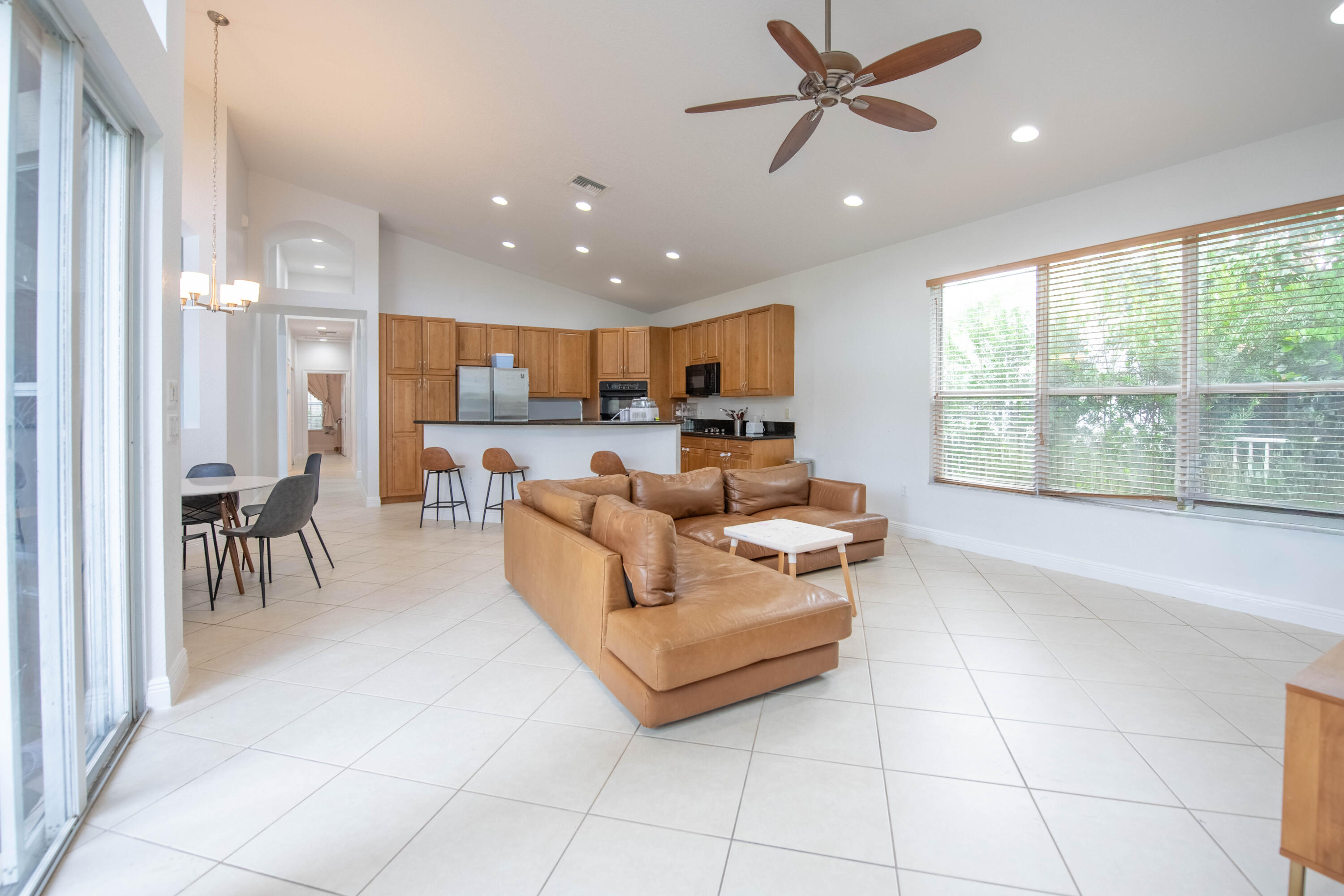 5207 SW 195TH, Miramar FL 33029