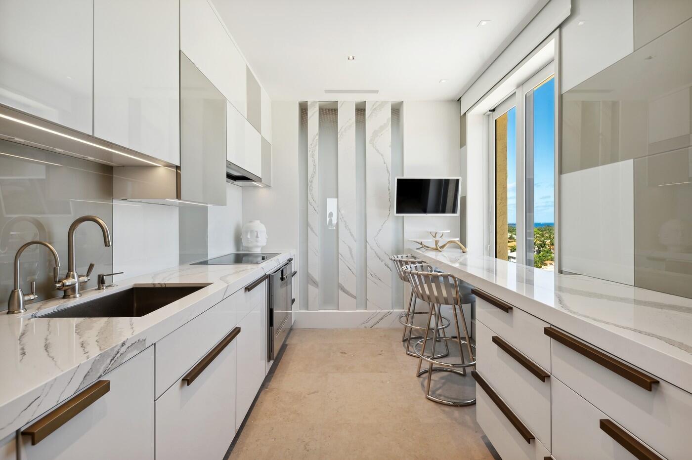 150 BRADLEY #906, Palm Beach FL 33480