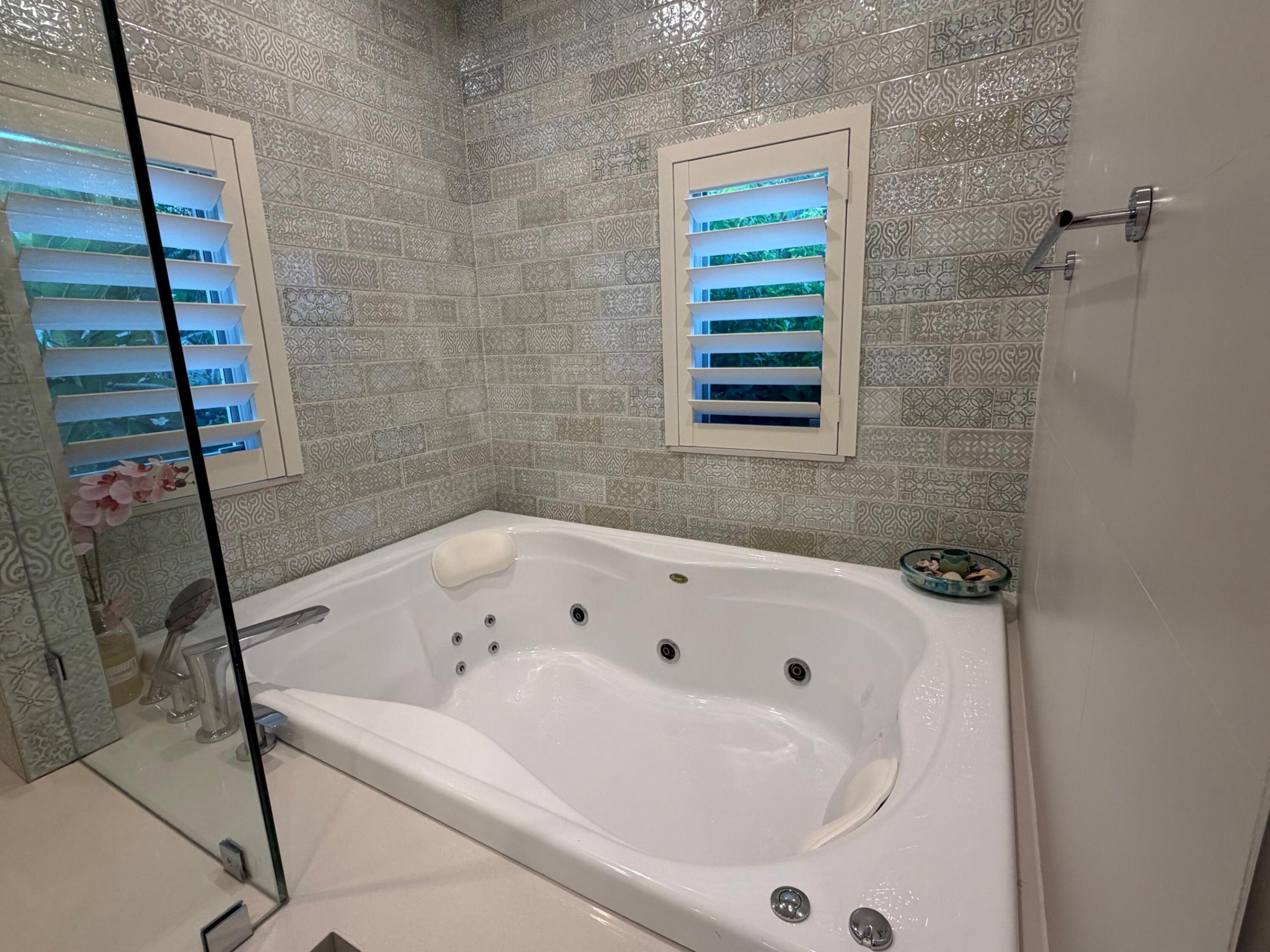 175 NE OLIVE, Boca Raton FL 33432