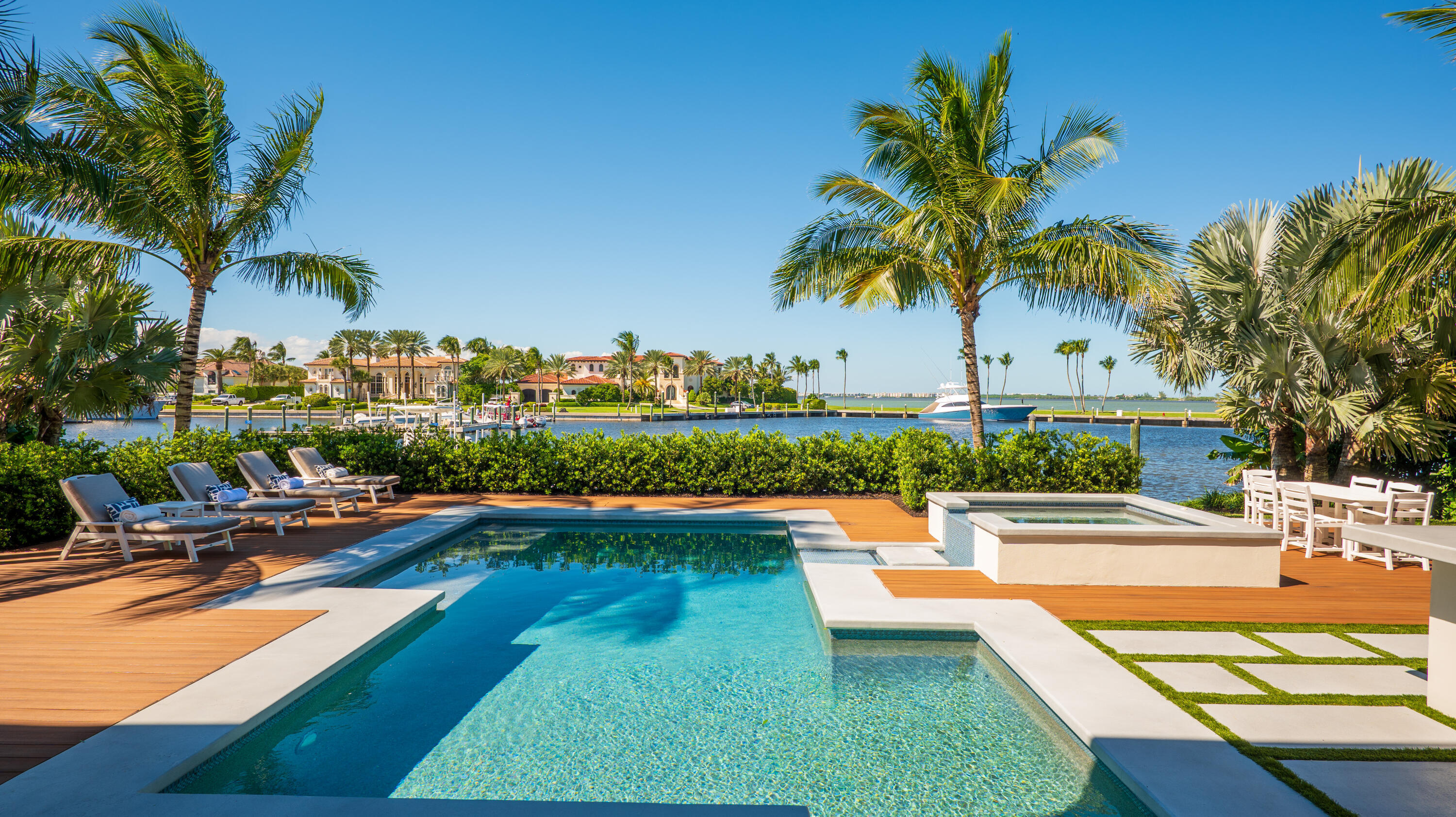 6879 SE SOUTH MARINA, Hutchinson Island FL 34996