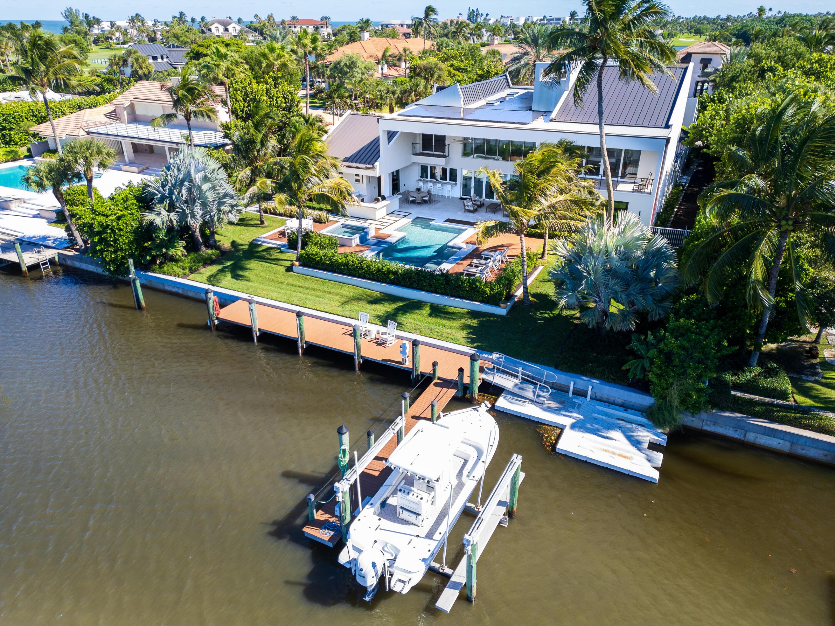 6879 SE SOUTH MARINA, Hutchinson Island FL 34996