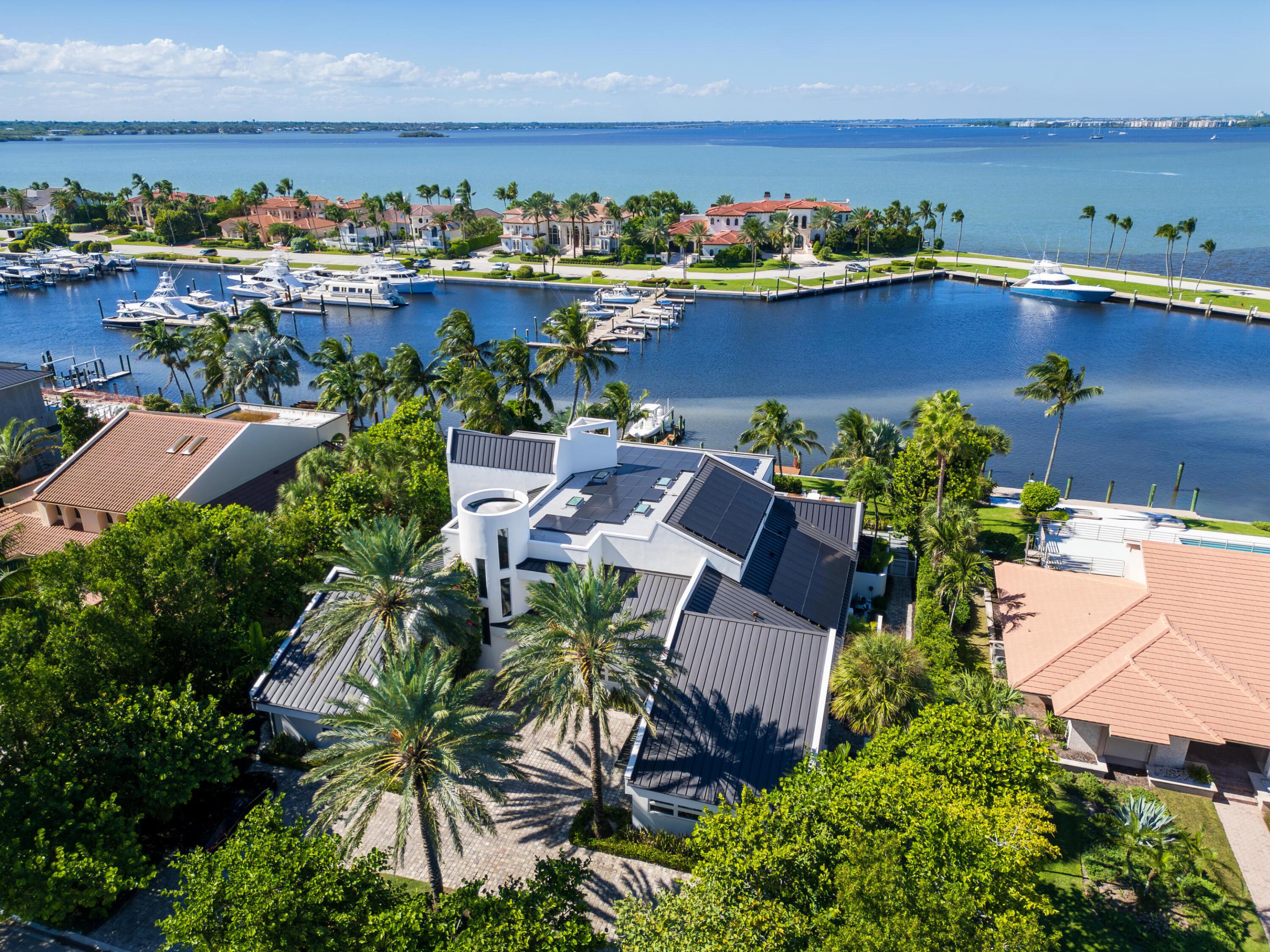 6879 SE SOUTH MARINA, Hutchinson Island FL 34996