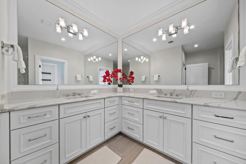 6879 SE SOUTH MARINA, Hutchinson Island FL 34996