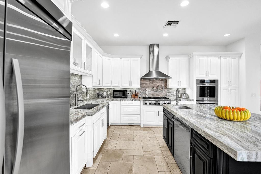 2340 NE 47TH, Lighthouse Point FL 33064