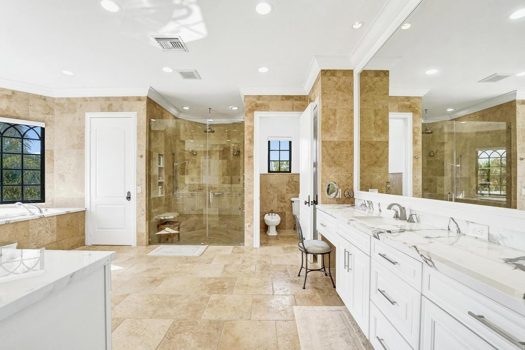 2340 NE 47TH, Lighthouse Point FL 33064