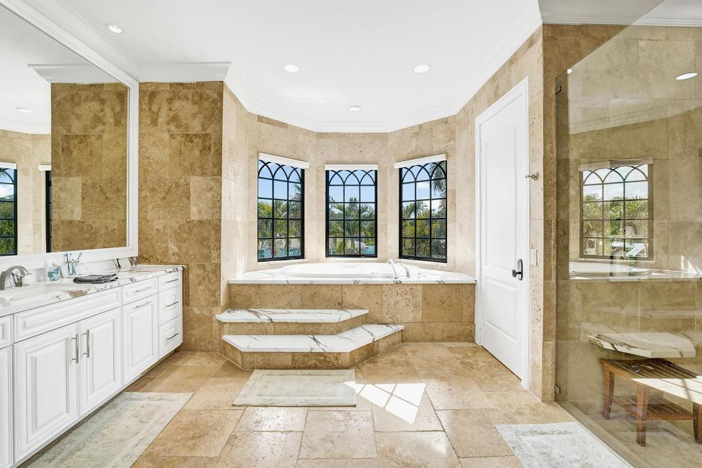 2340 NE 47TH, Lighthouse Point FL 33064