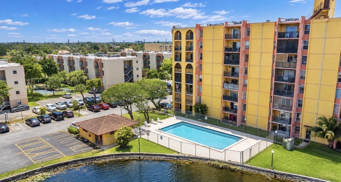 4709 NW 7th #109-9, Miami FL 33126