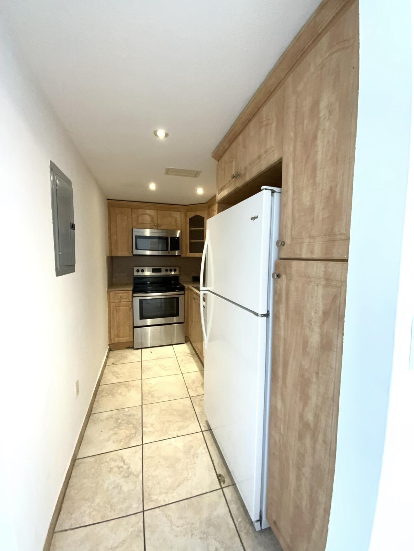 4709 NW 7th #109-9, Miami FL 33126