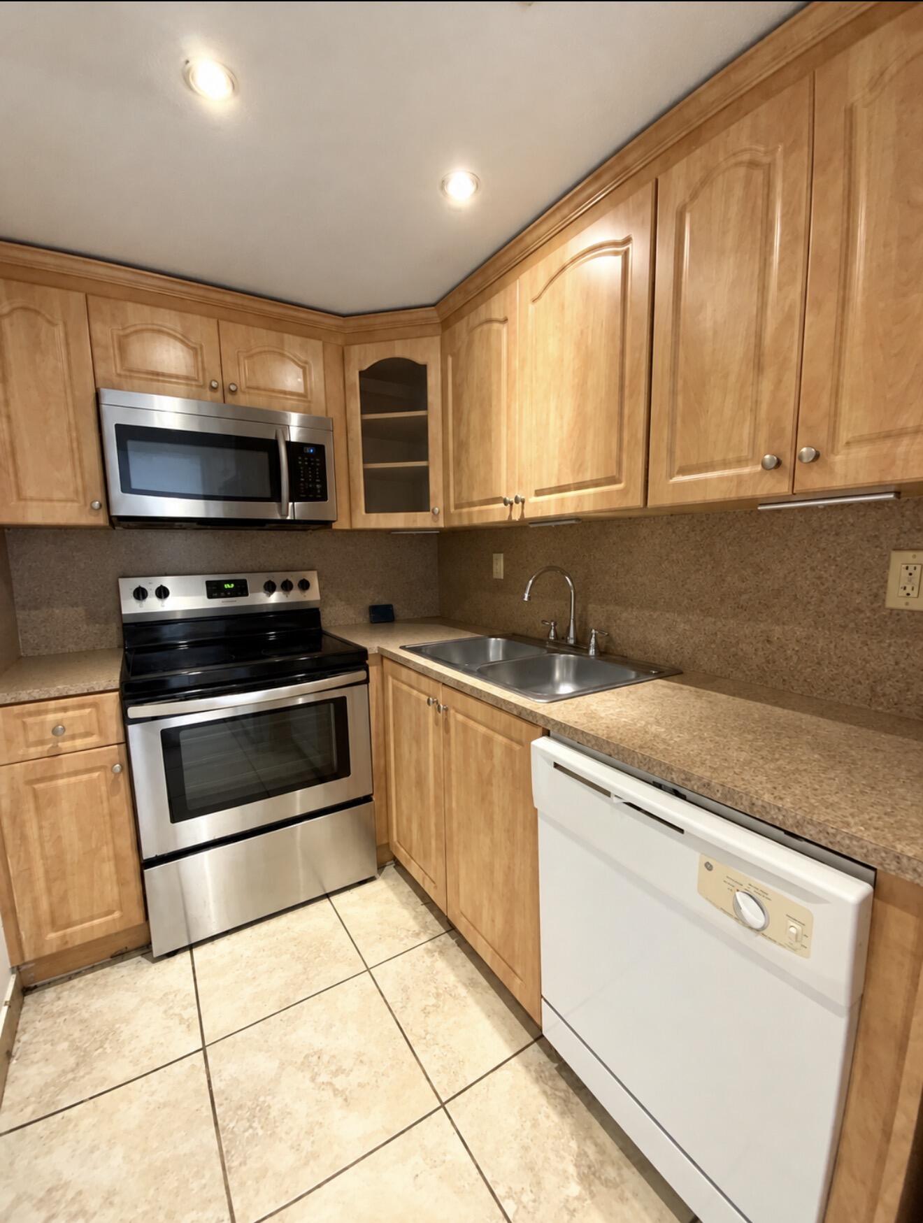 4709 NW 7th #109-9, Miami FL 33126