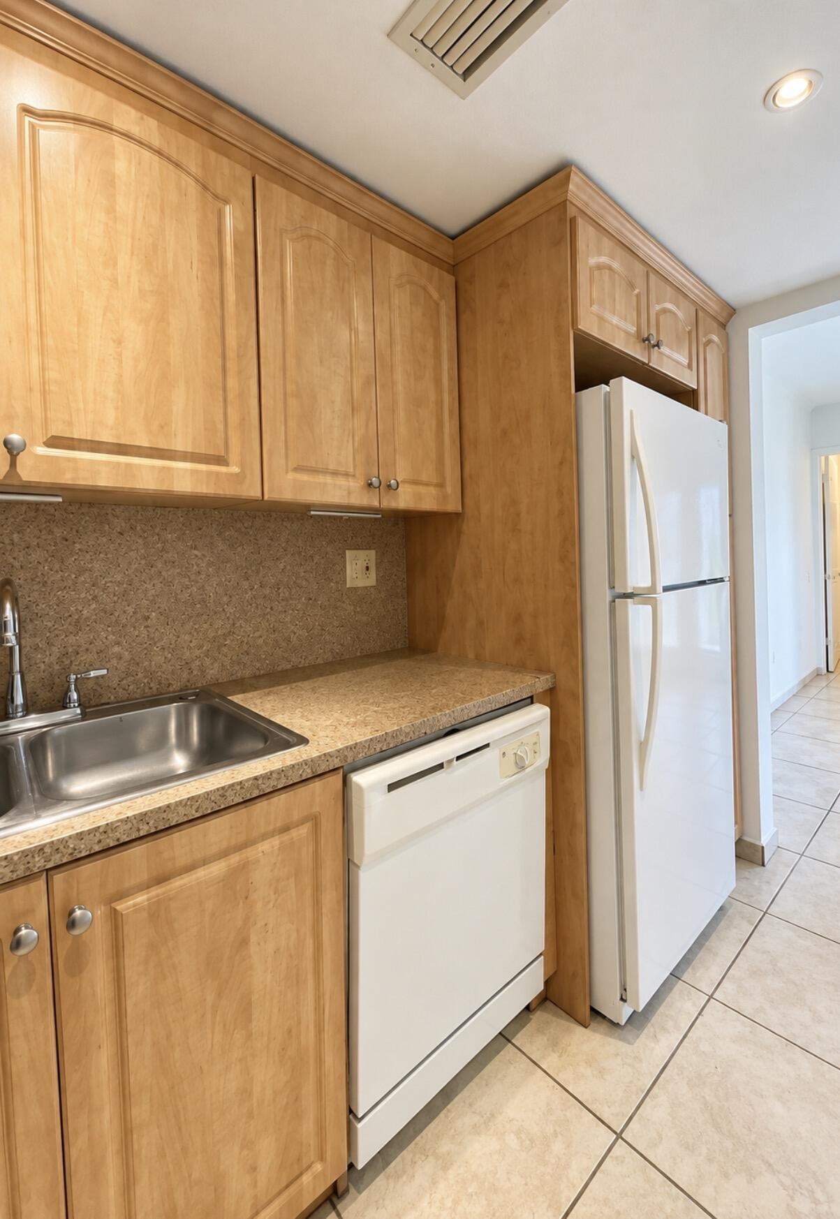4709 NW 7th #109-9, Miami FL 33126
