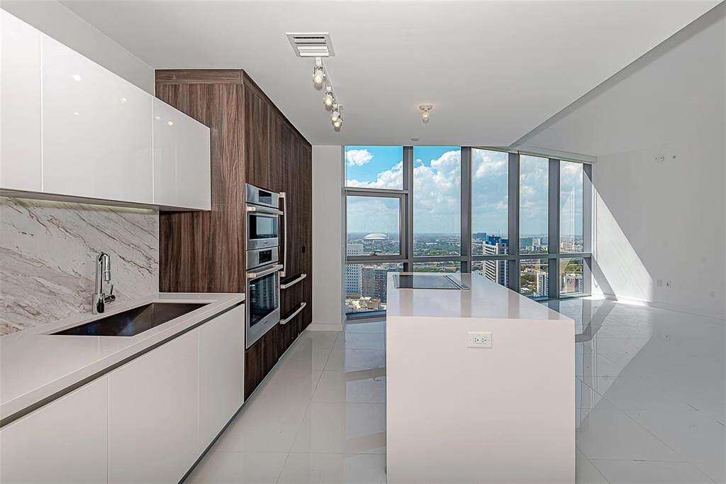 851 NE 1ST #2402, Miami FL 33132