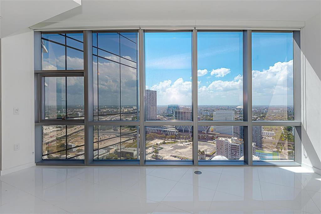 851 NE 1ST #2402, Miami FL 33132