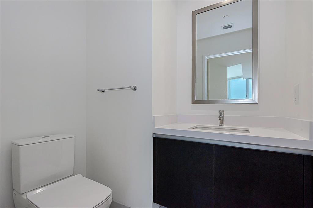 851 NE 1ST #2402, Miami FL 33132