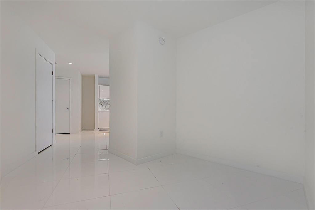 851 NE 1ST #2402, Miami FL 33132