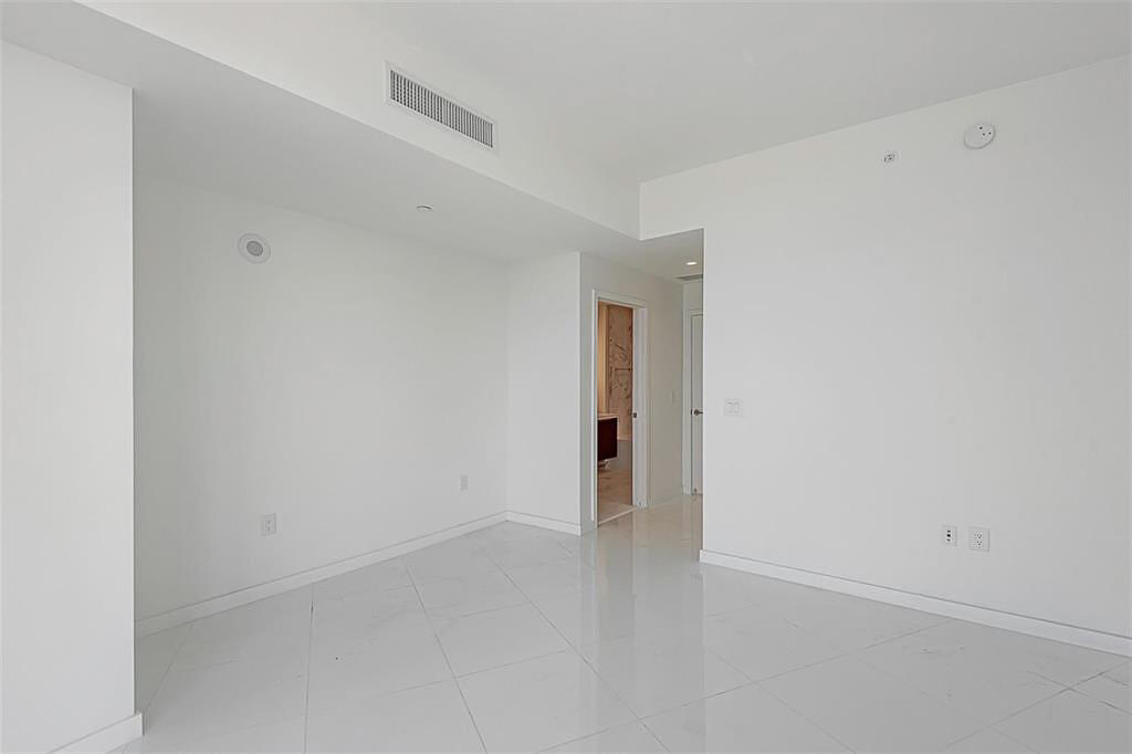 851 NE 1ST #2402, Miami FL 33132