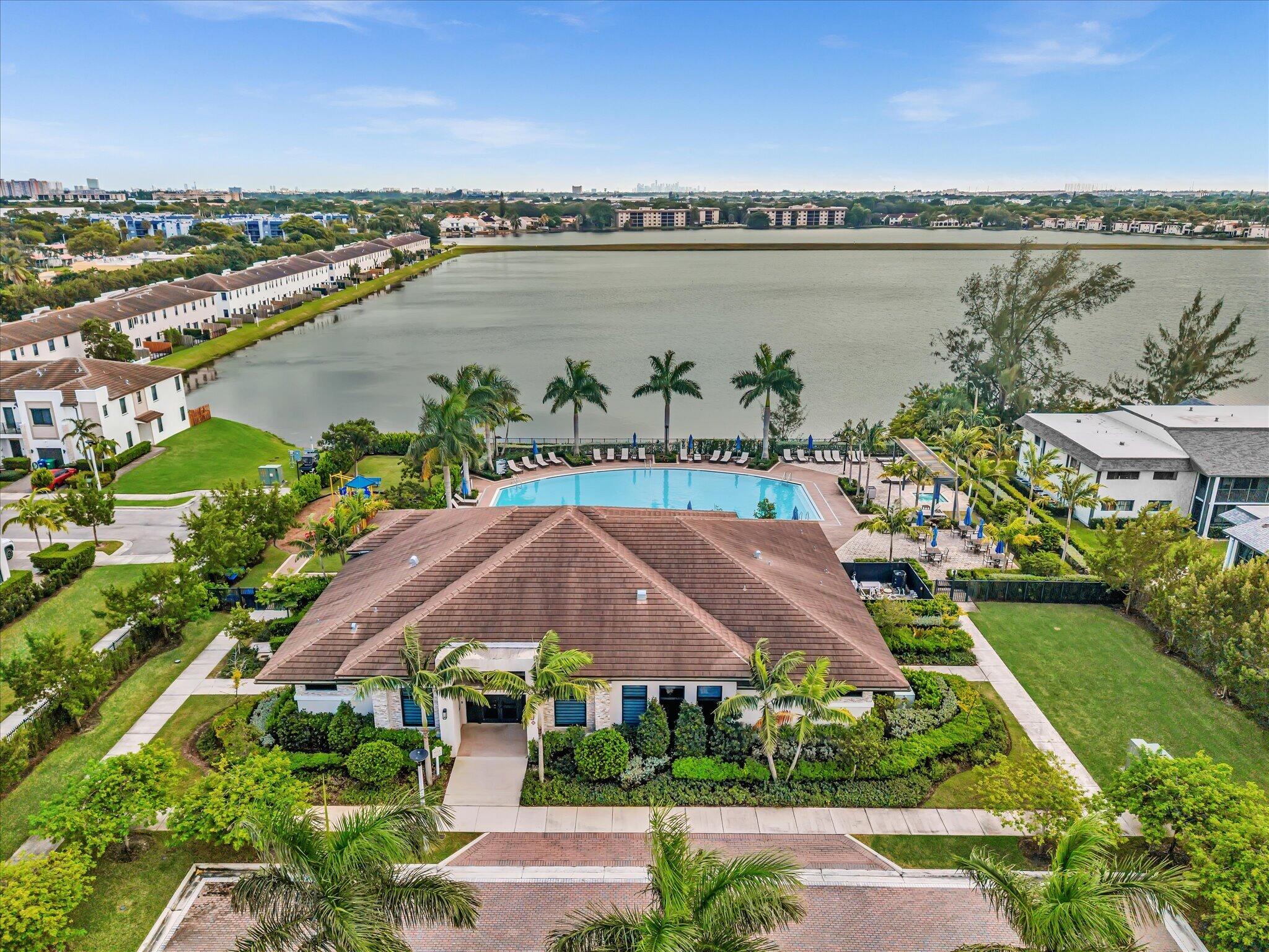 20538 NE 2ND, Miami FL 33179