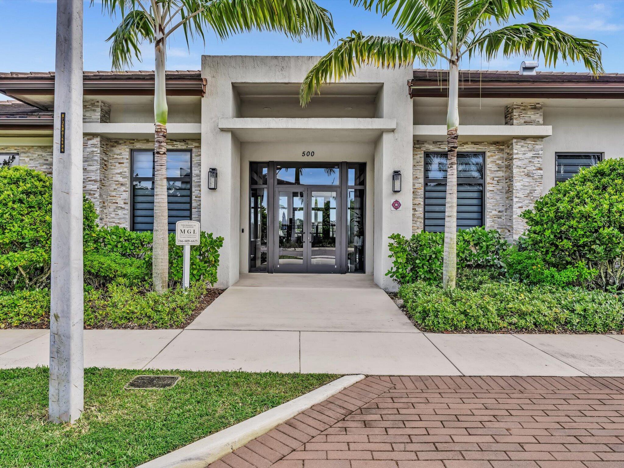 20538 NE 2ND, Miami FL 33179