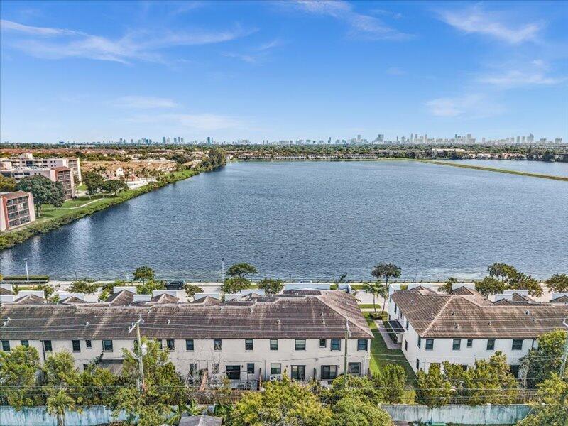 20538 NE 2ND, Miami FL 33179