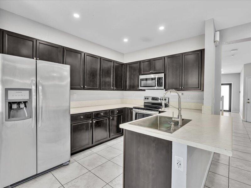 20538 NE 2ND, Miami FL 33179