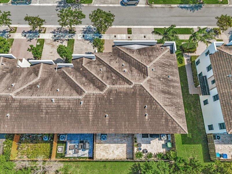 20538 NE 2ND, Miami FL 33179