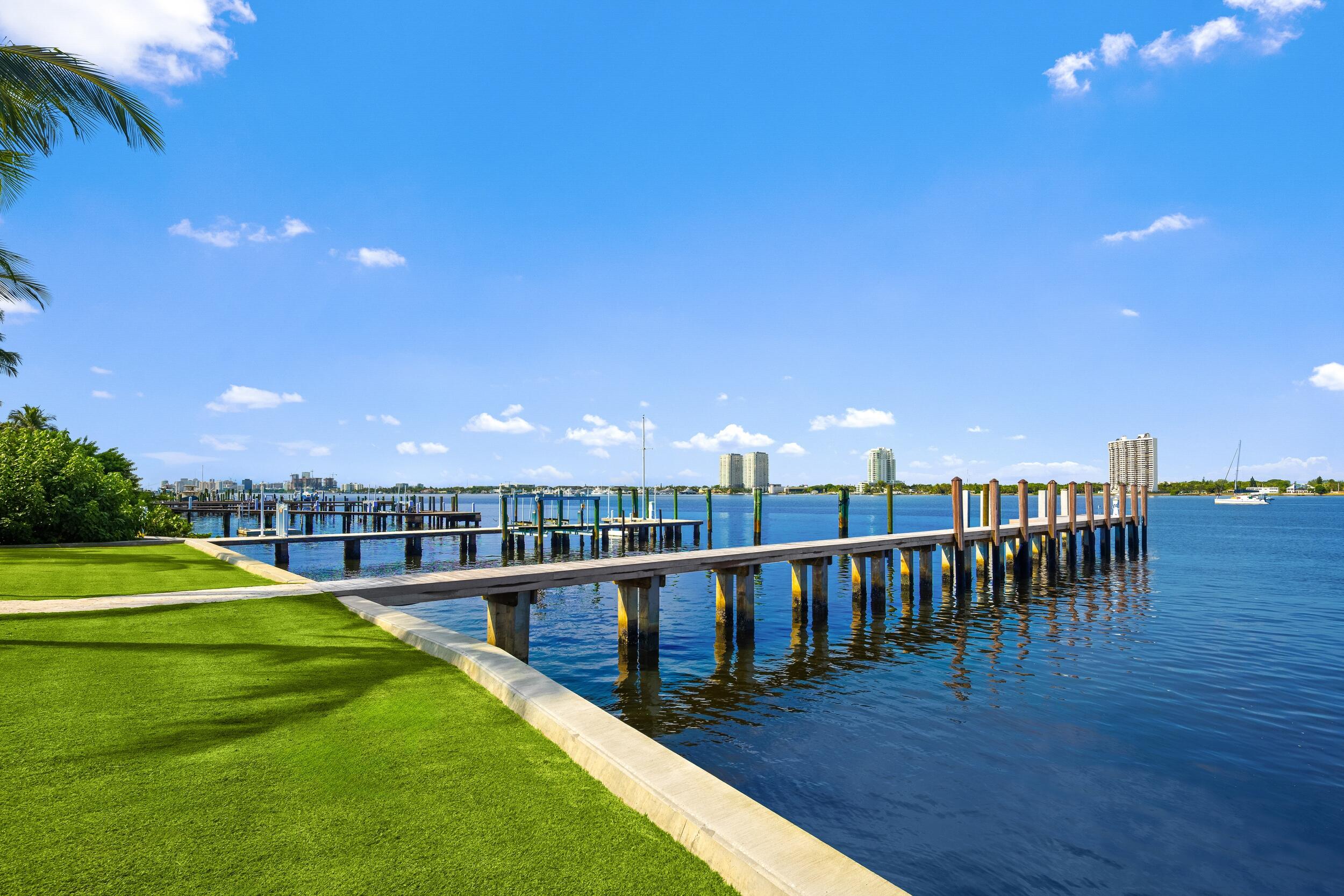 1265 N Lake, Palm Beach FL 33480
