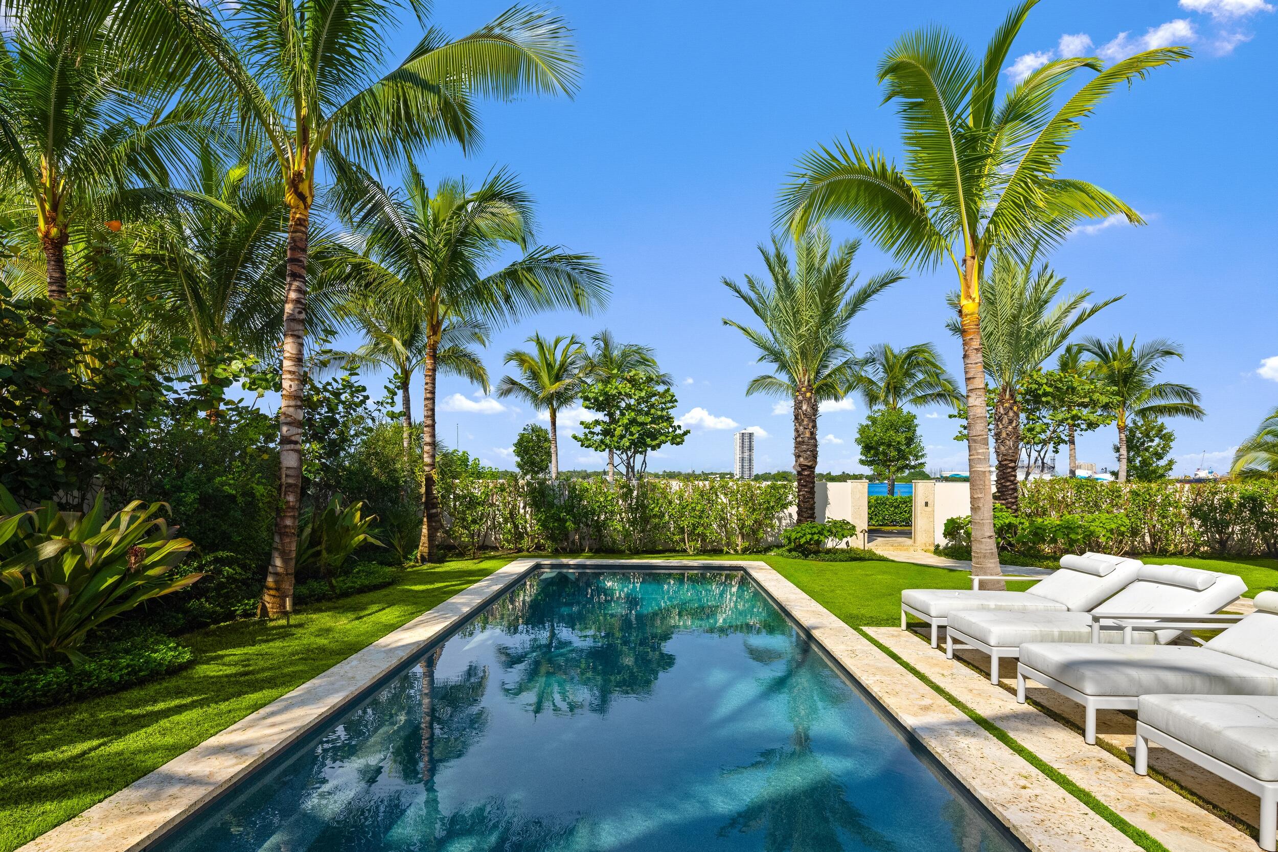 1265 N Lake, Palm Beach FL 33480