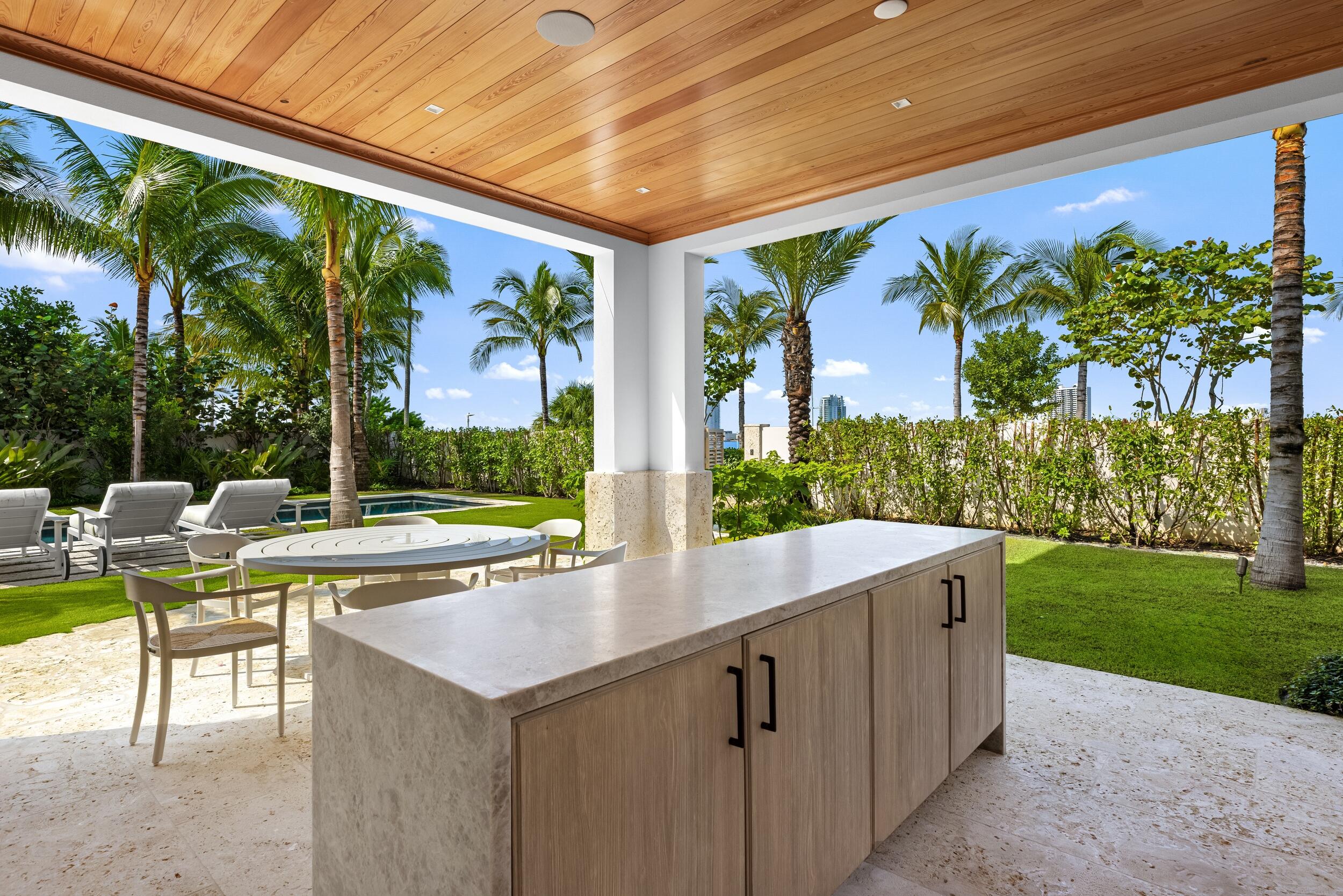 1265 N Lake, Palm Beach FL 33480