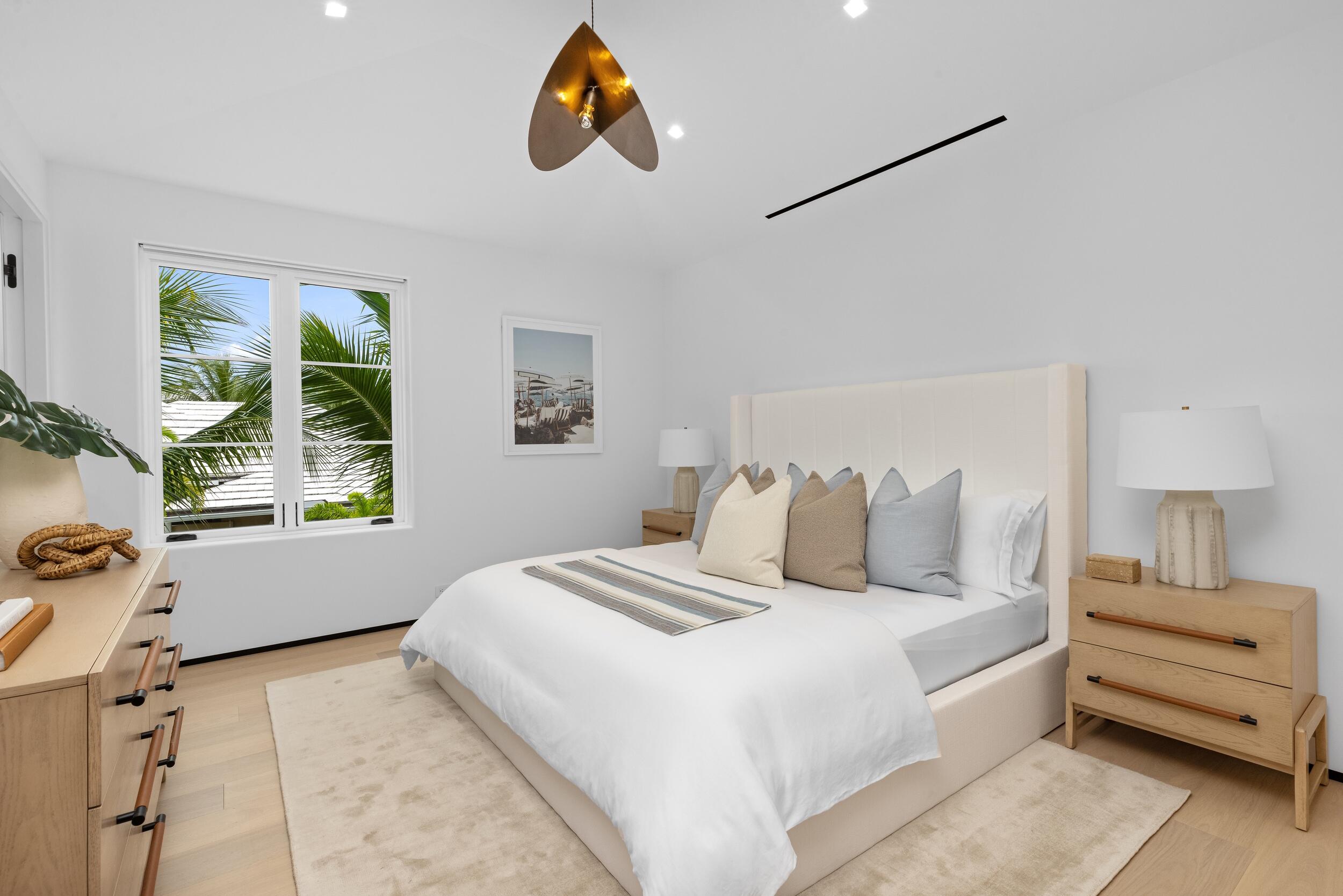 1265 N Lake, Palm Beach FL 33480