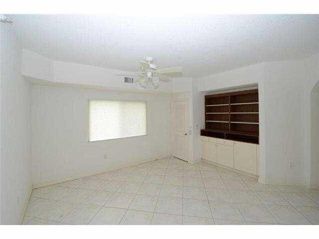 7715 SOUTHAMPTON #415, Tamarac FL 33321