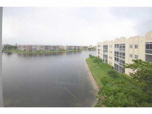 7715 SOUTHAMPTON #415, Tamarac FL 33321
