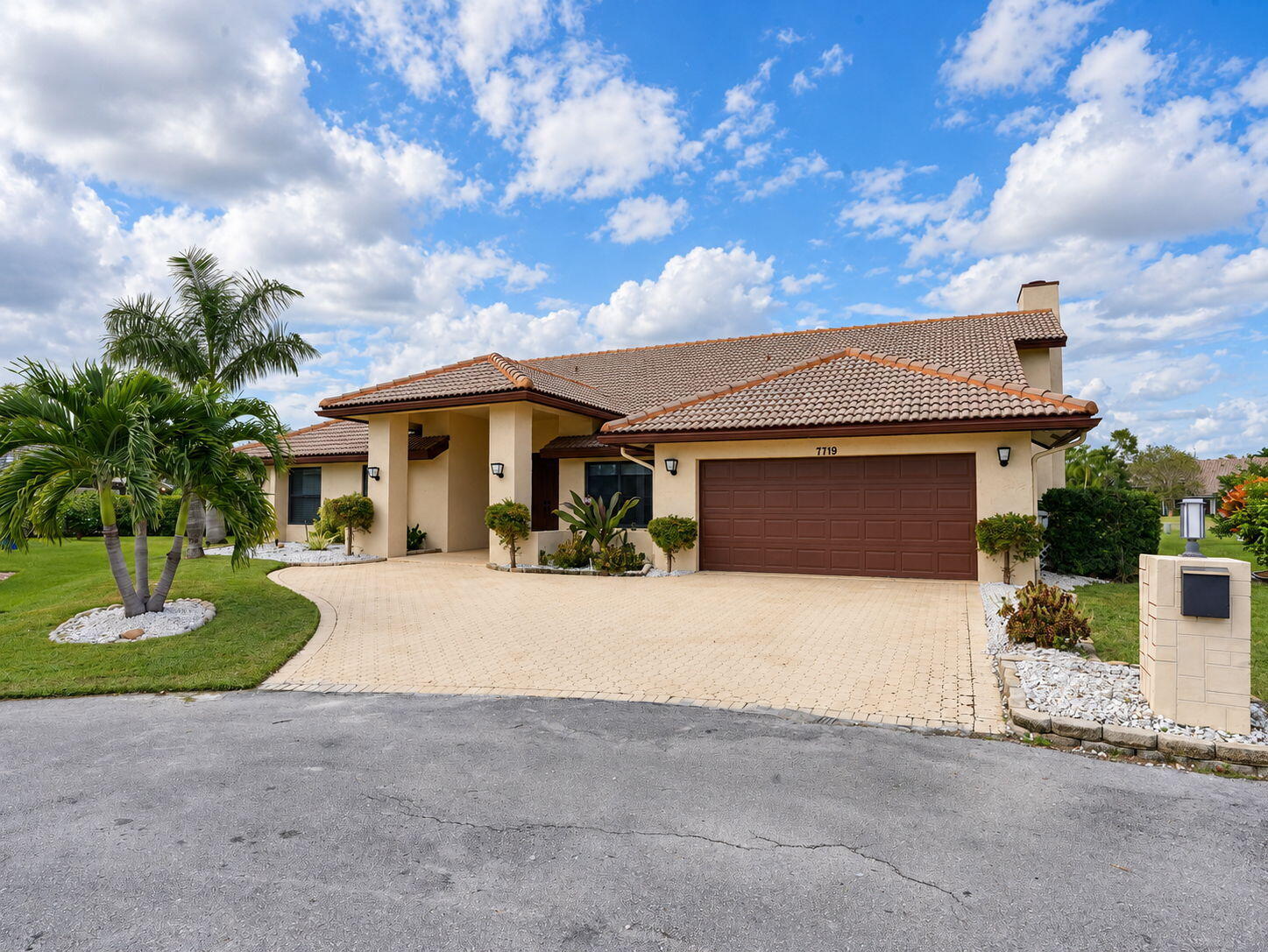7719 NW 86TH, Tamarac FL 33321