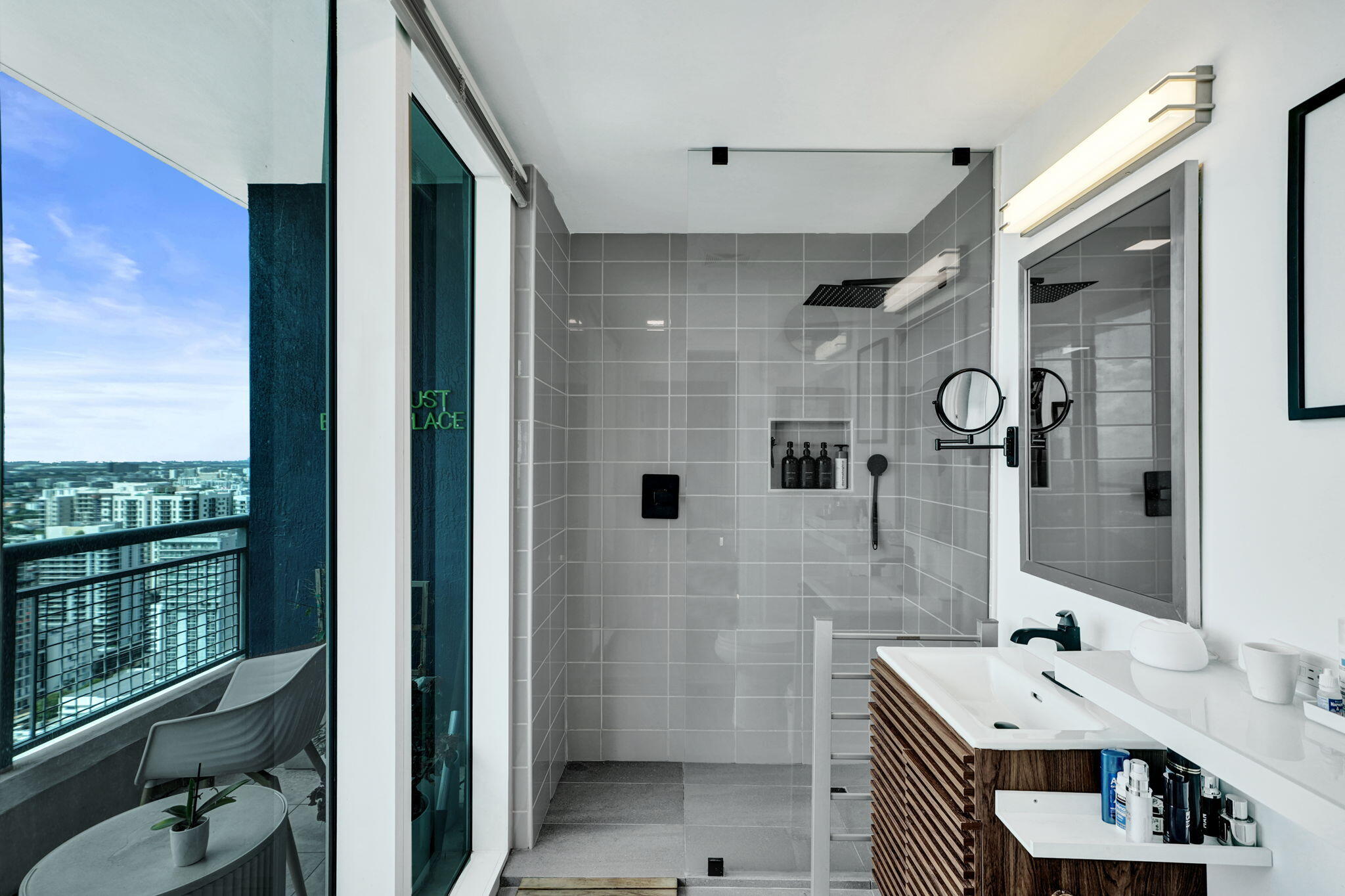 60 SW 13TH #3411, Miami FL 33130