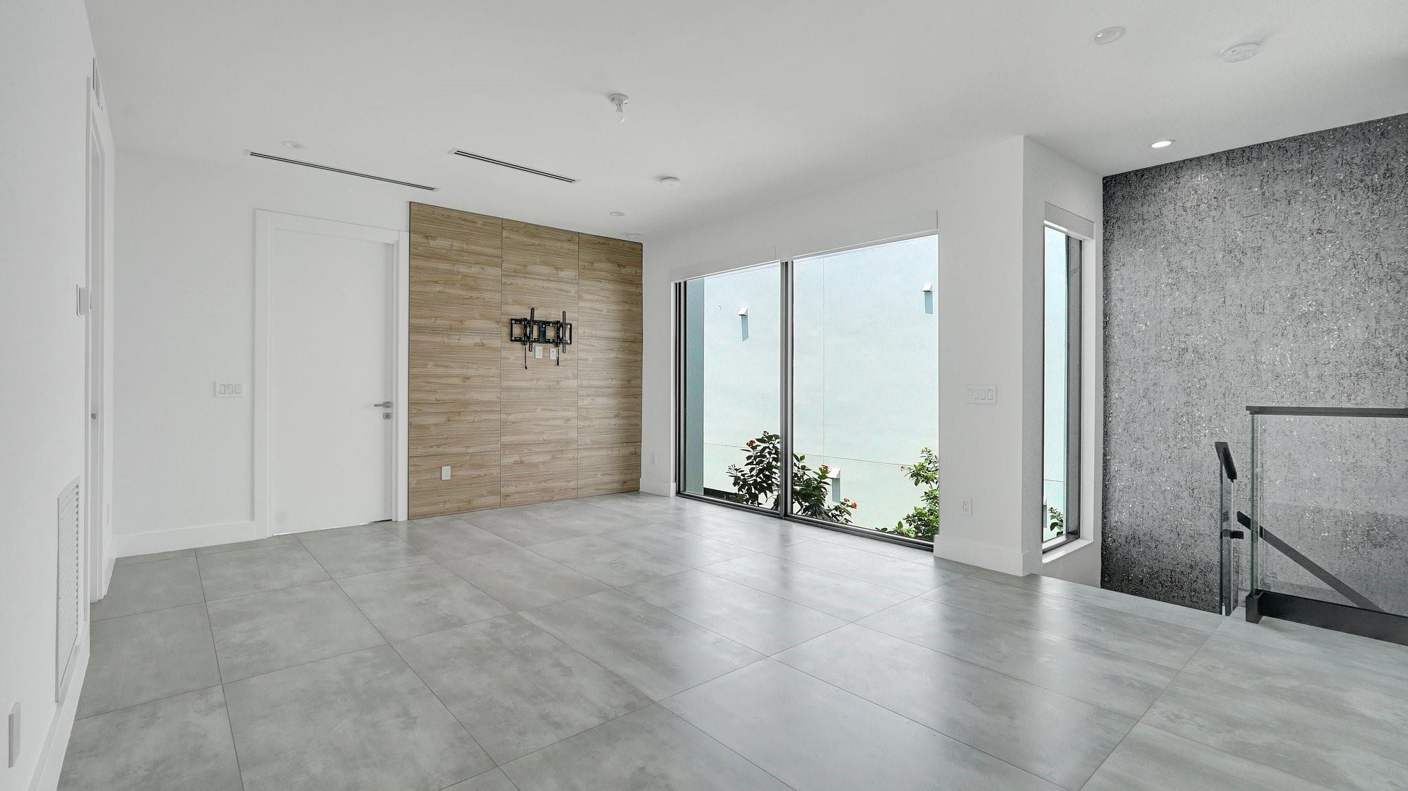 1620 NE 5TH #B, Fort Lauderdale FL 33301