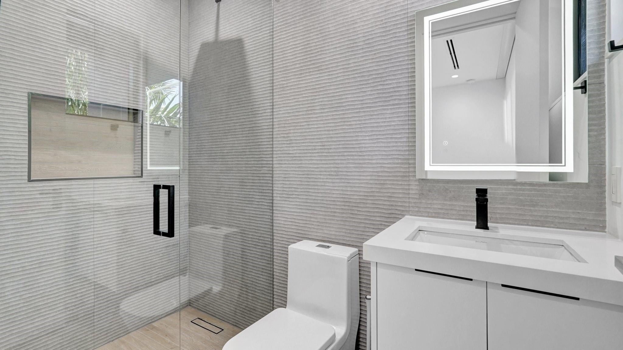 1620 NE 5TH #B, Fort Lauderdale FL 33301