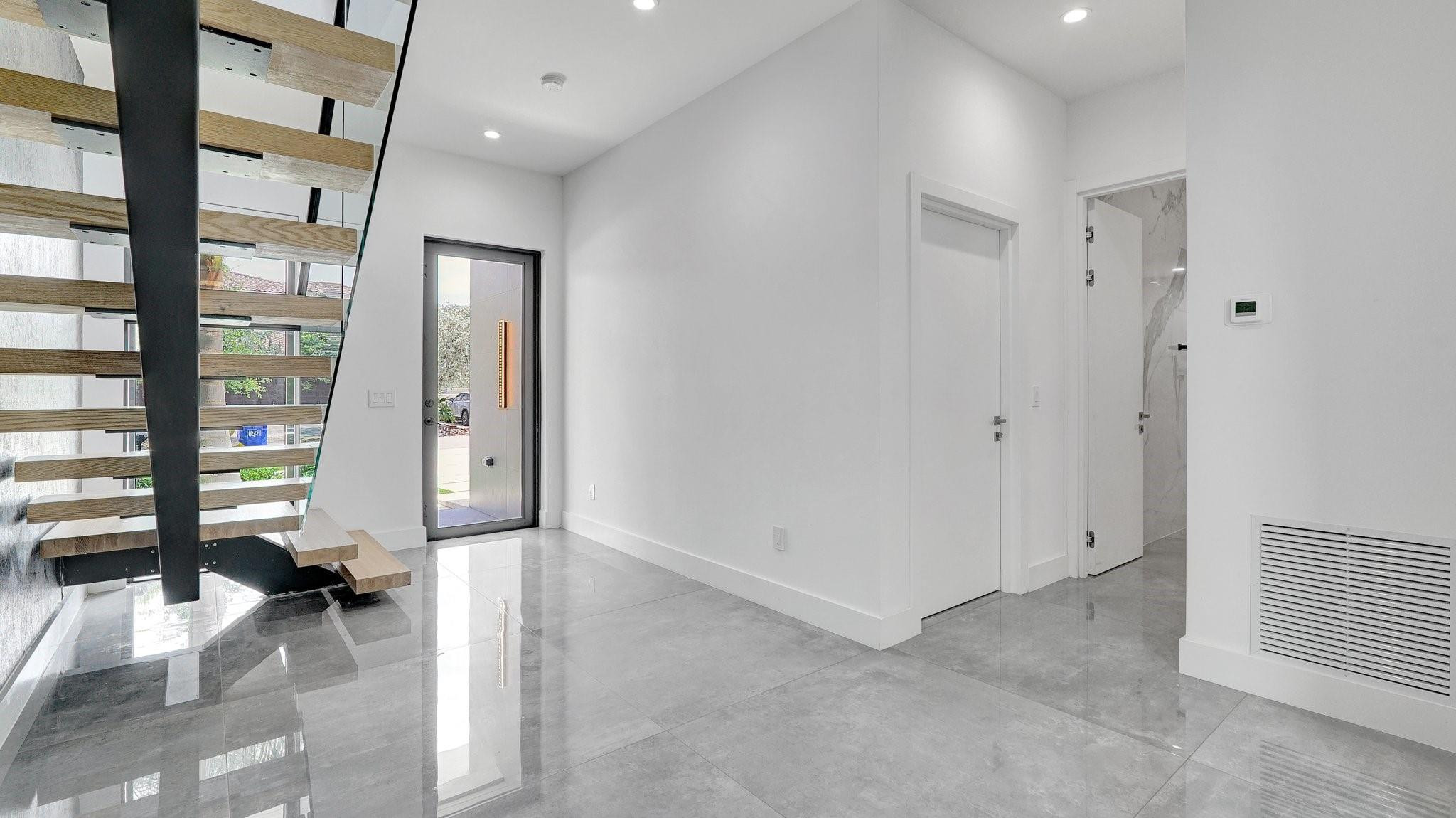 1620 NE 5TH #B, Fort Lauderdale FL 33301