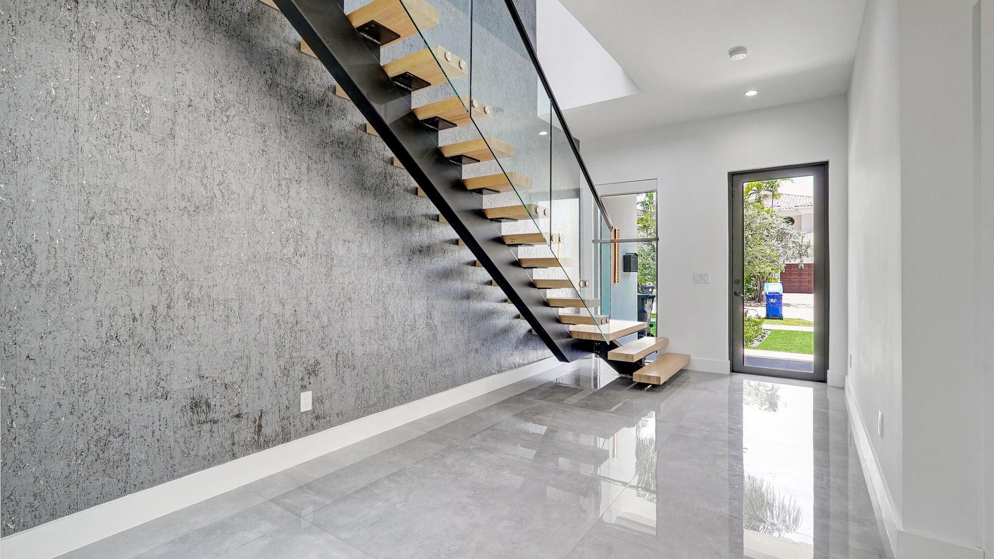 1620 NE 5TH #B, Fort Lauderdale FL 33301