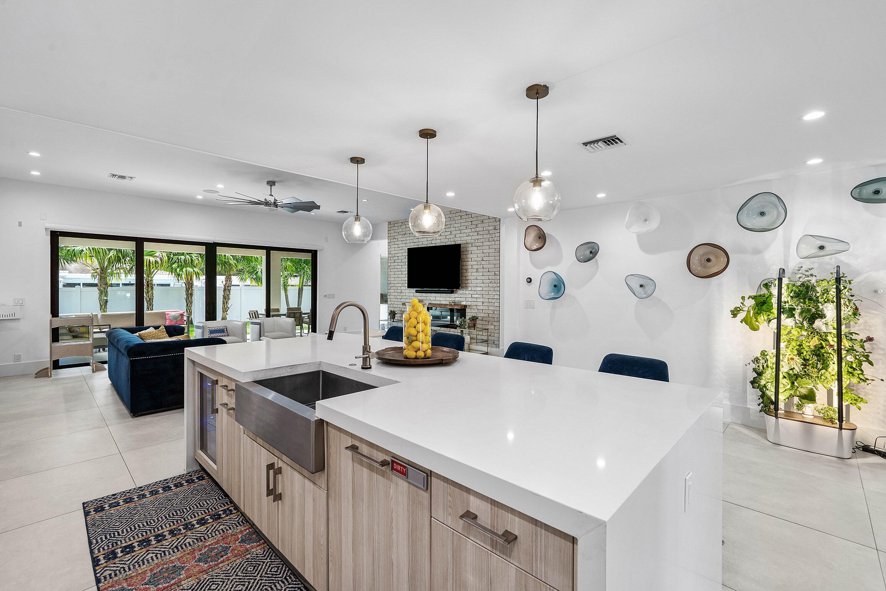 918 SW 28th, Boynton Beach FL 33435