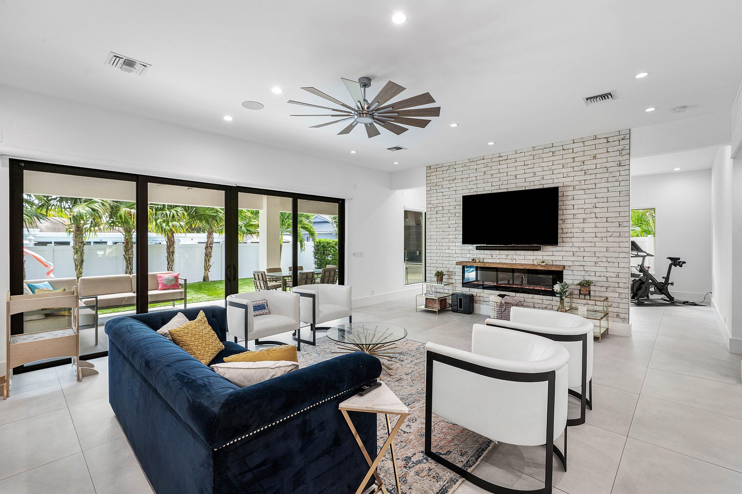 918 SW 28th, Boynton Beach FL 33435