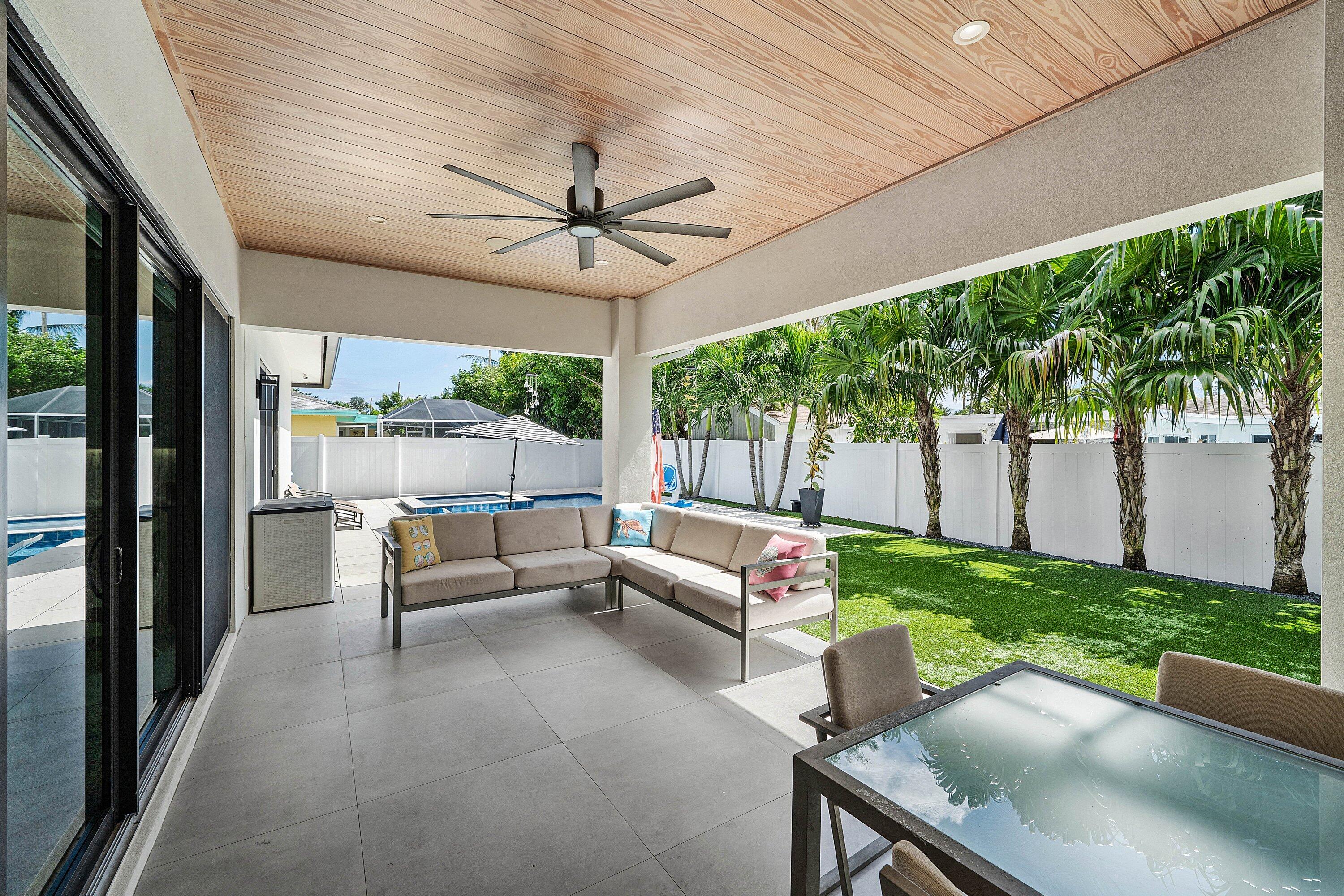 918 SW 28th, Boynton Beach FL 33435