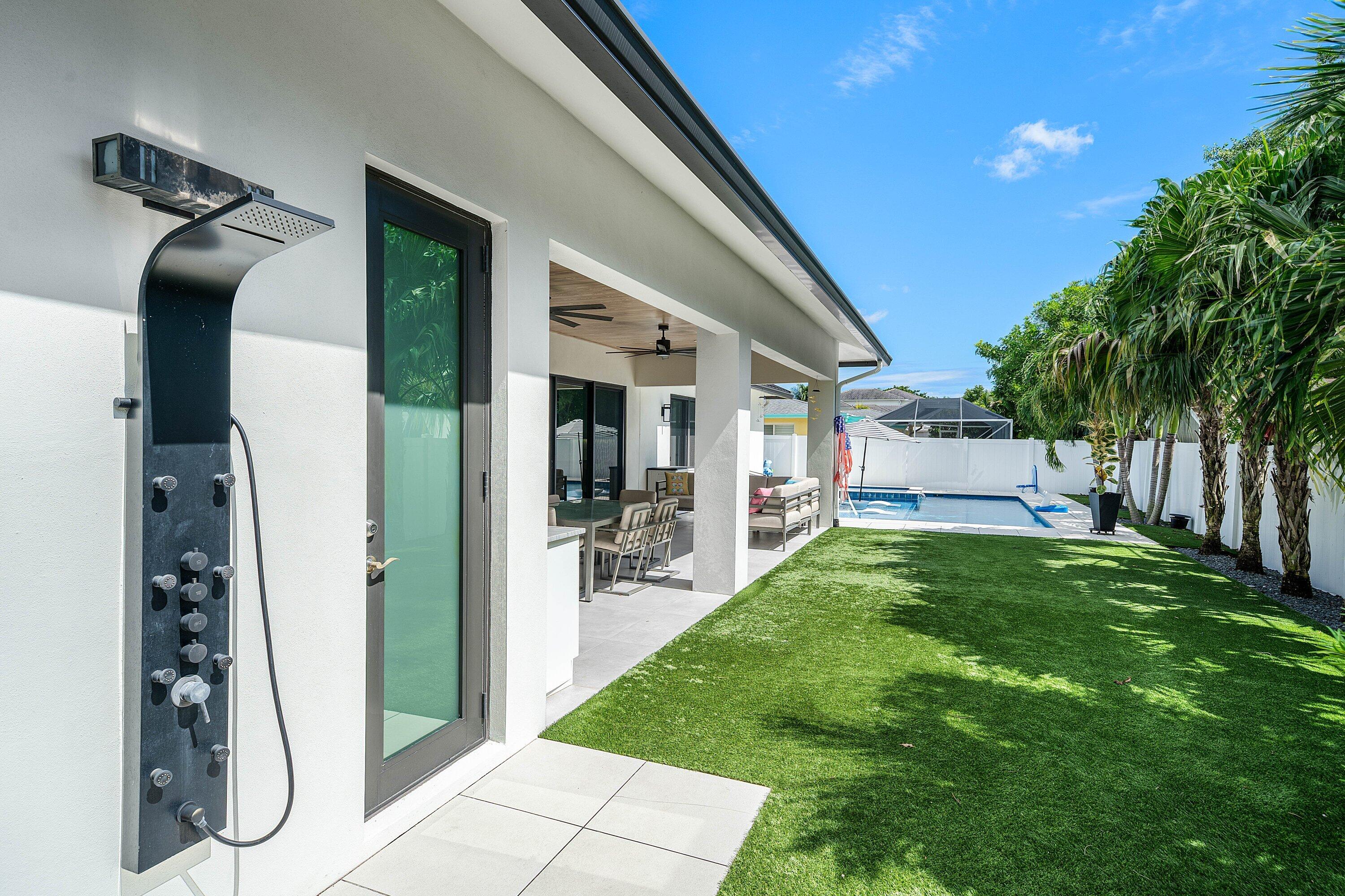 918 SW 28th, Boynton Beach FL 33435