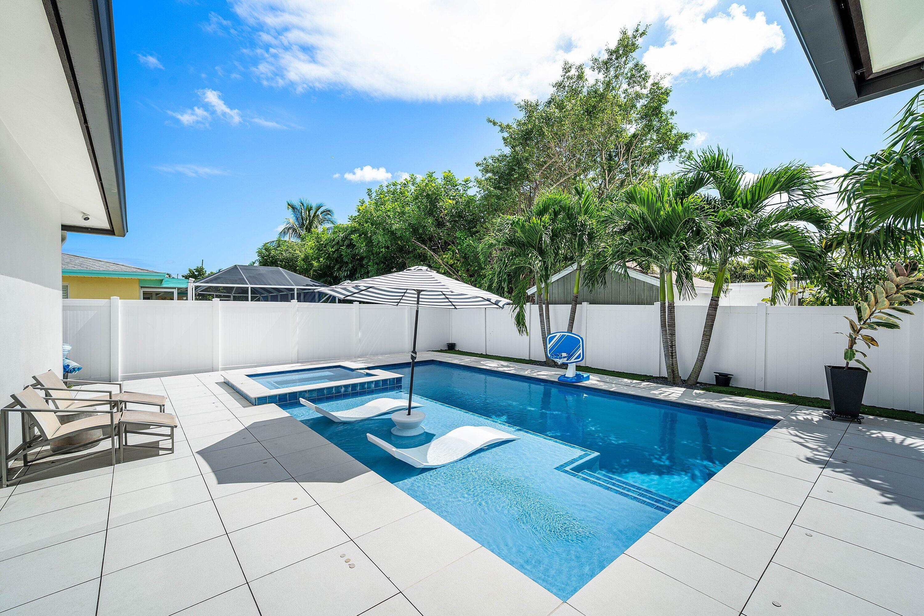 918 SW 28th, Boynton Beach FL 33435