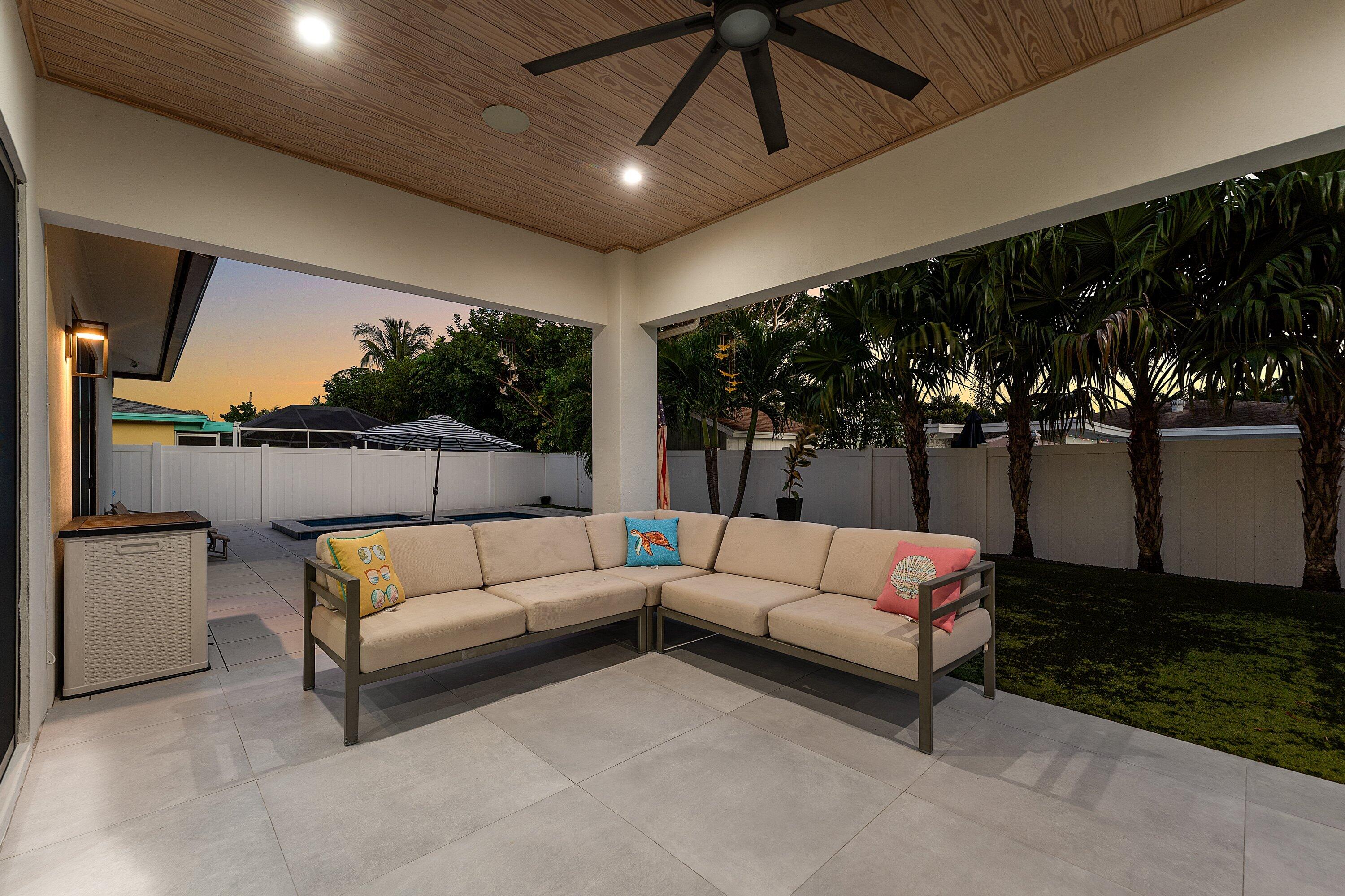 918 SW 28th, Boynton Beach FL 33435