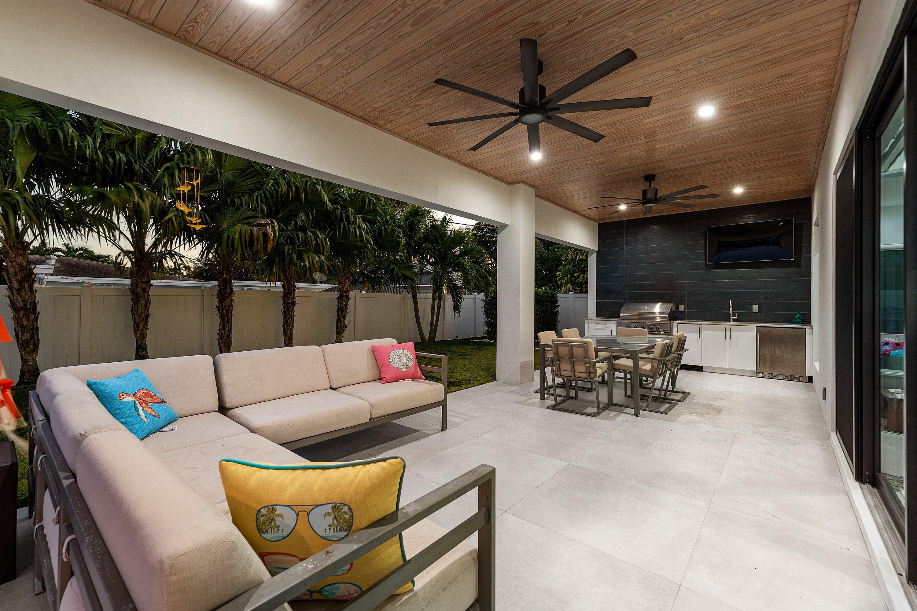 918 SW 28th, Boynton Beach FL 33435